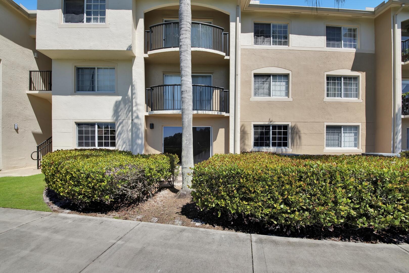 600 Crestwood Court N 611