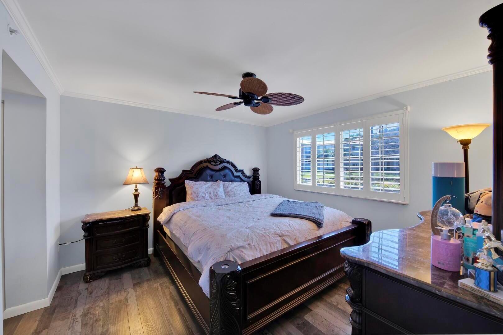 600 Crestwood Court N 611