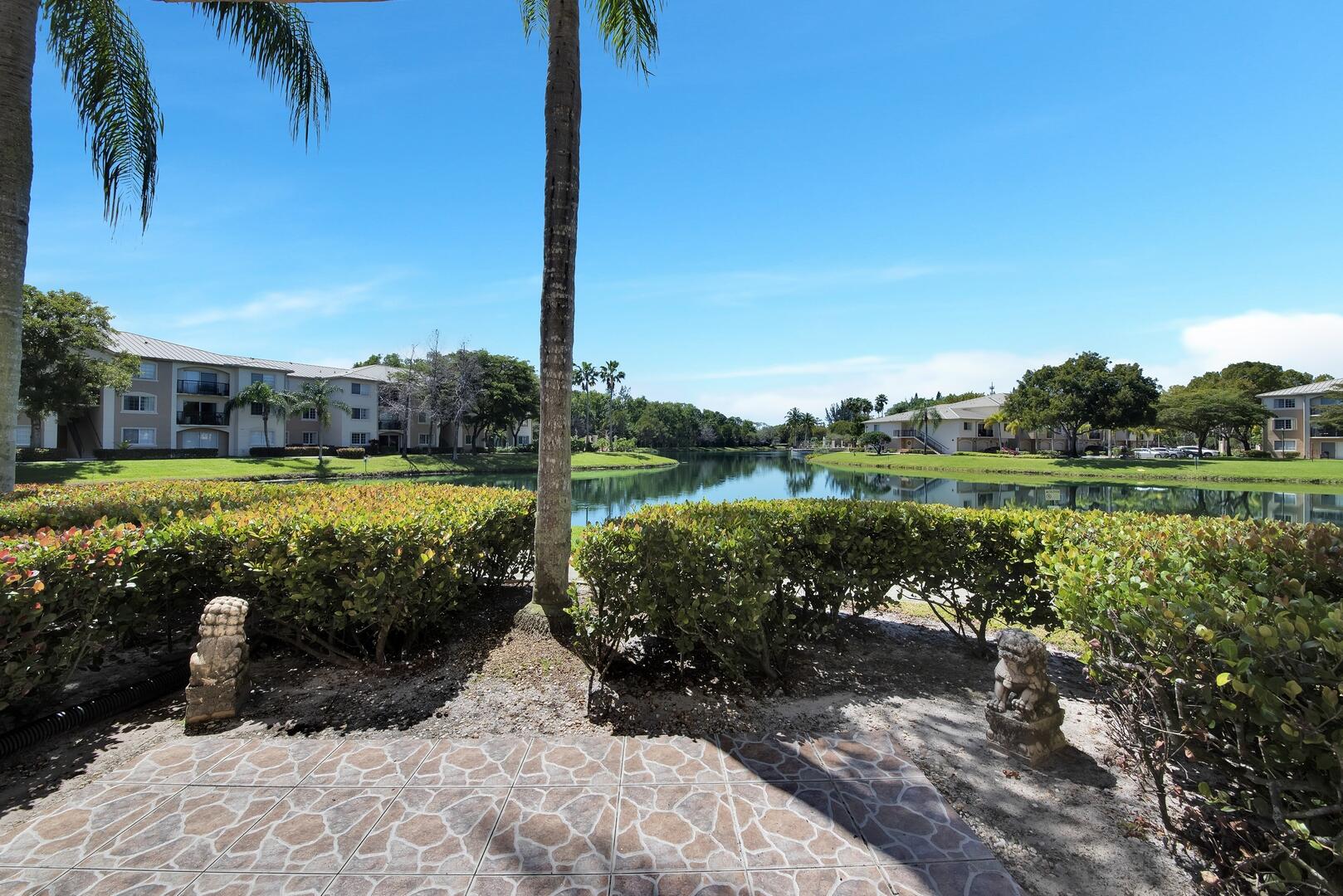 600 Crestwood Court N 611