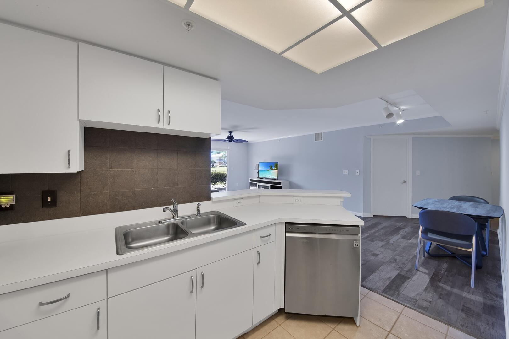 600 Crestwood Court N 611