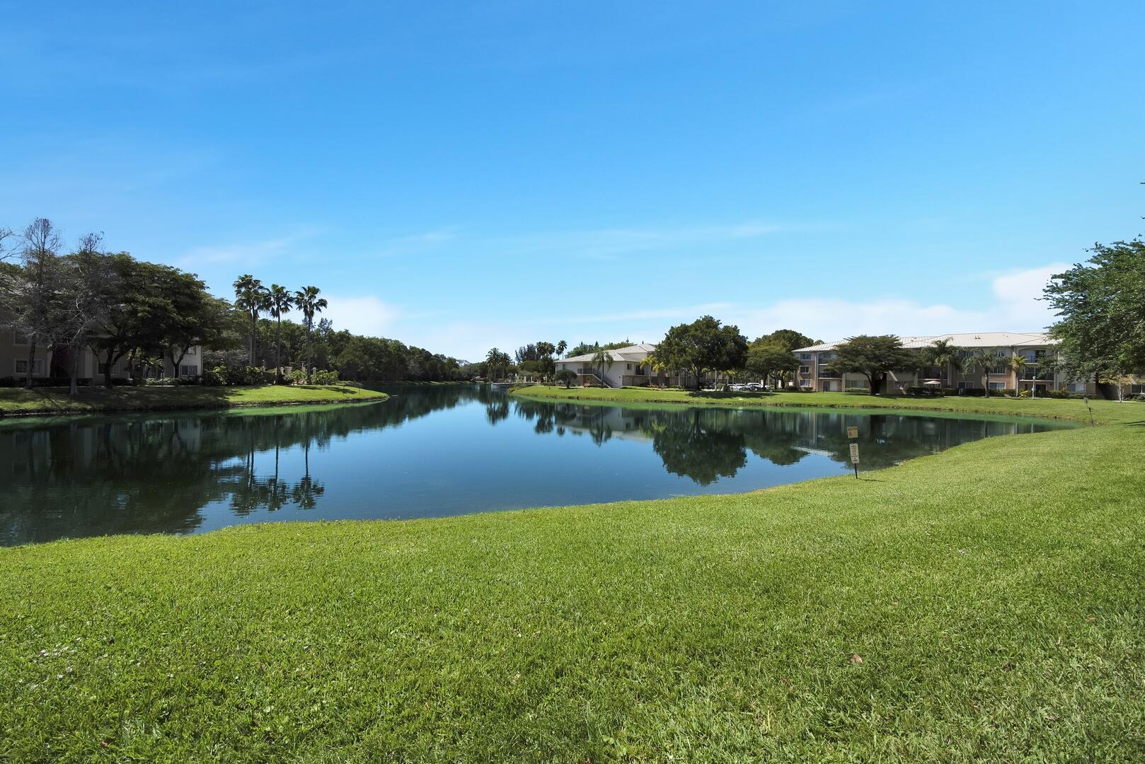 600 Crestwood Court N 611