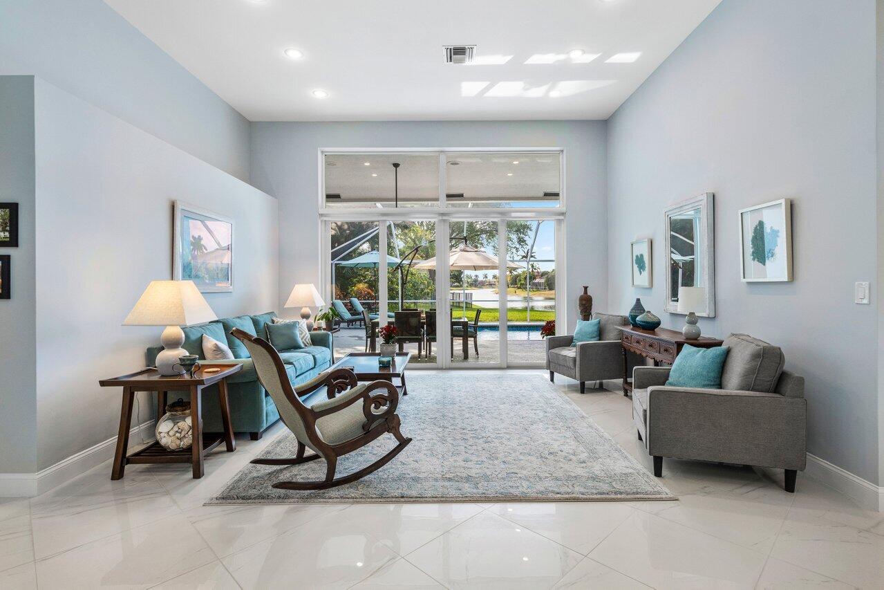 10751 Avenida Santa Ana