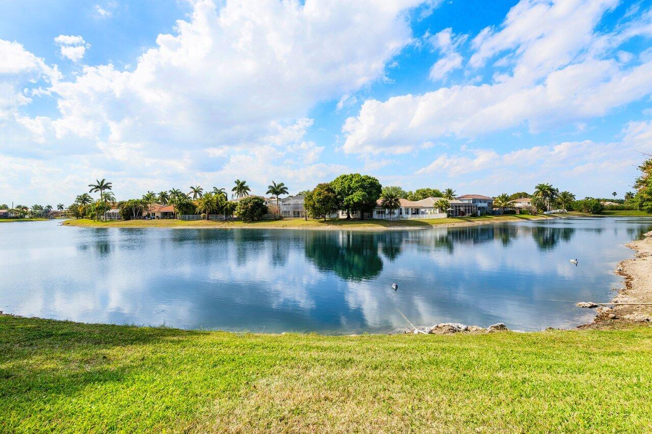 10751 Avenida Santa Ana