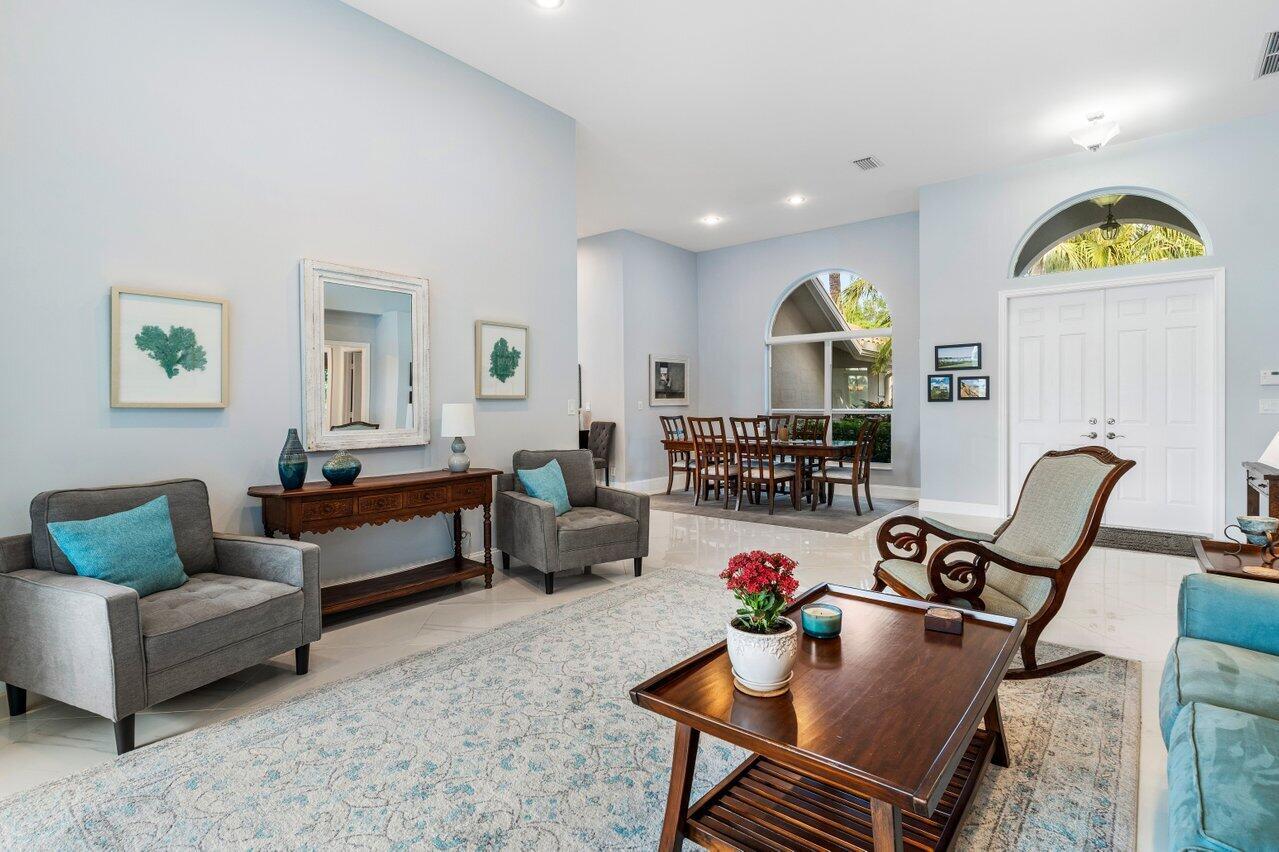 10751 Avenida Santa Ana