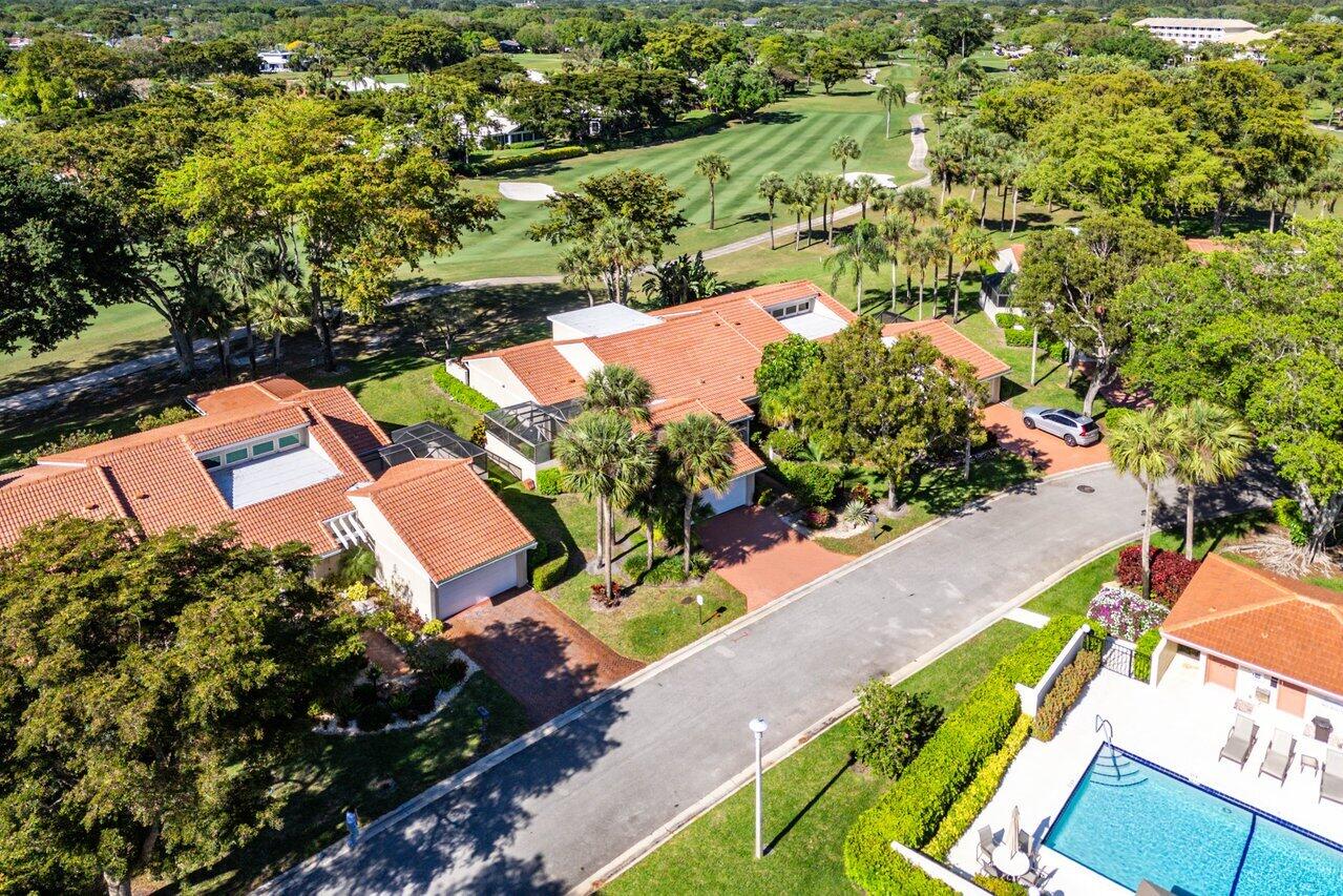 19 Glens Drive W