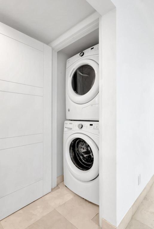 1000 E Camino Real 1a, Boca Raton Unit: 1a