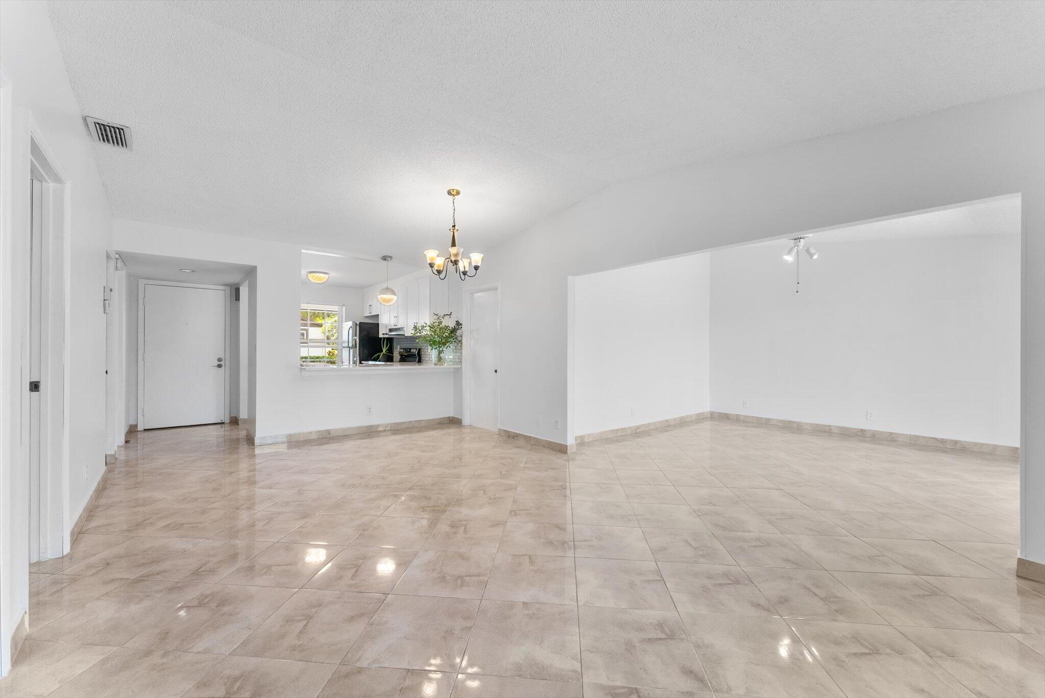 15860 Laurel Oak Circle