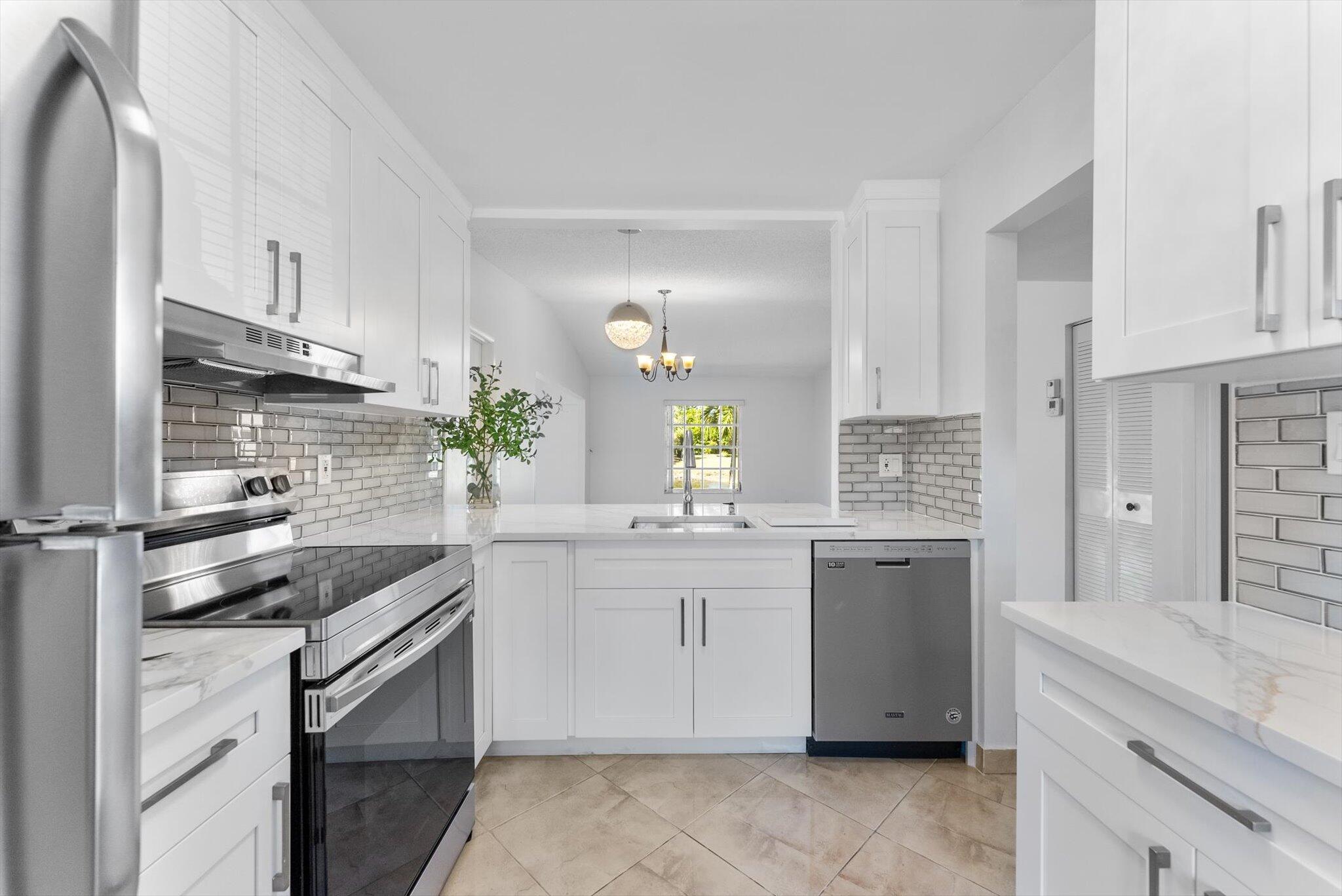 15860 Laurel Oak Circle