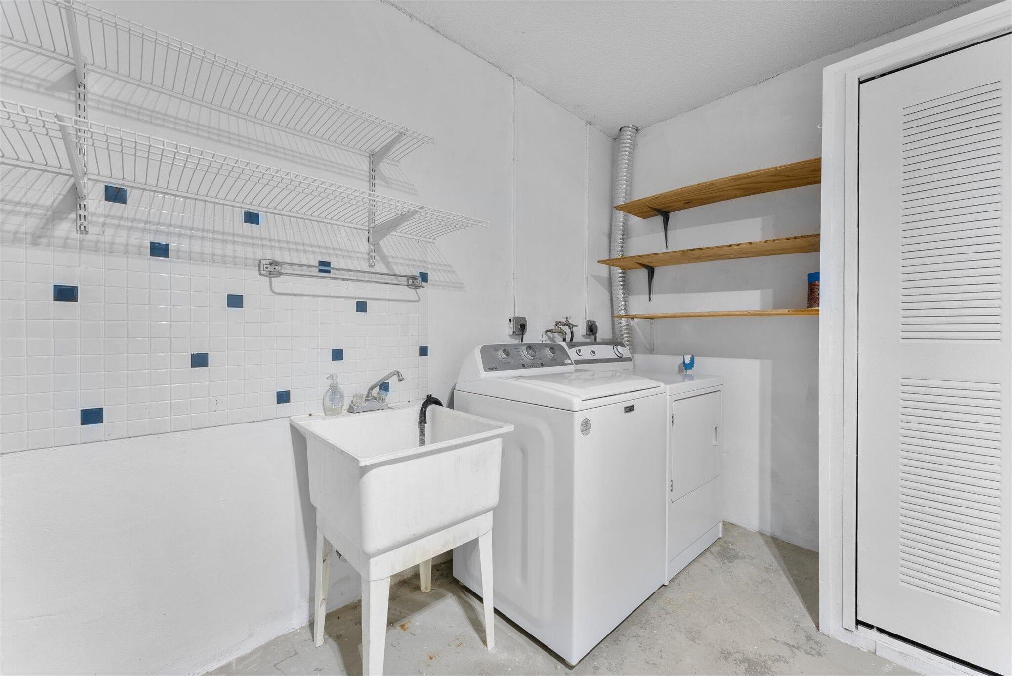 15860 Laurel Oak Circle