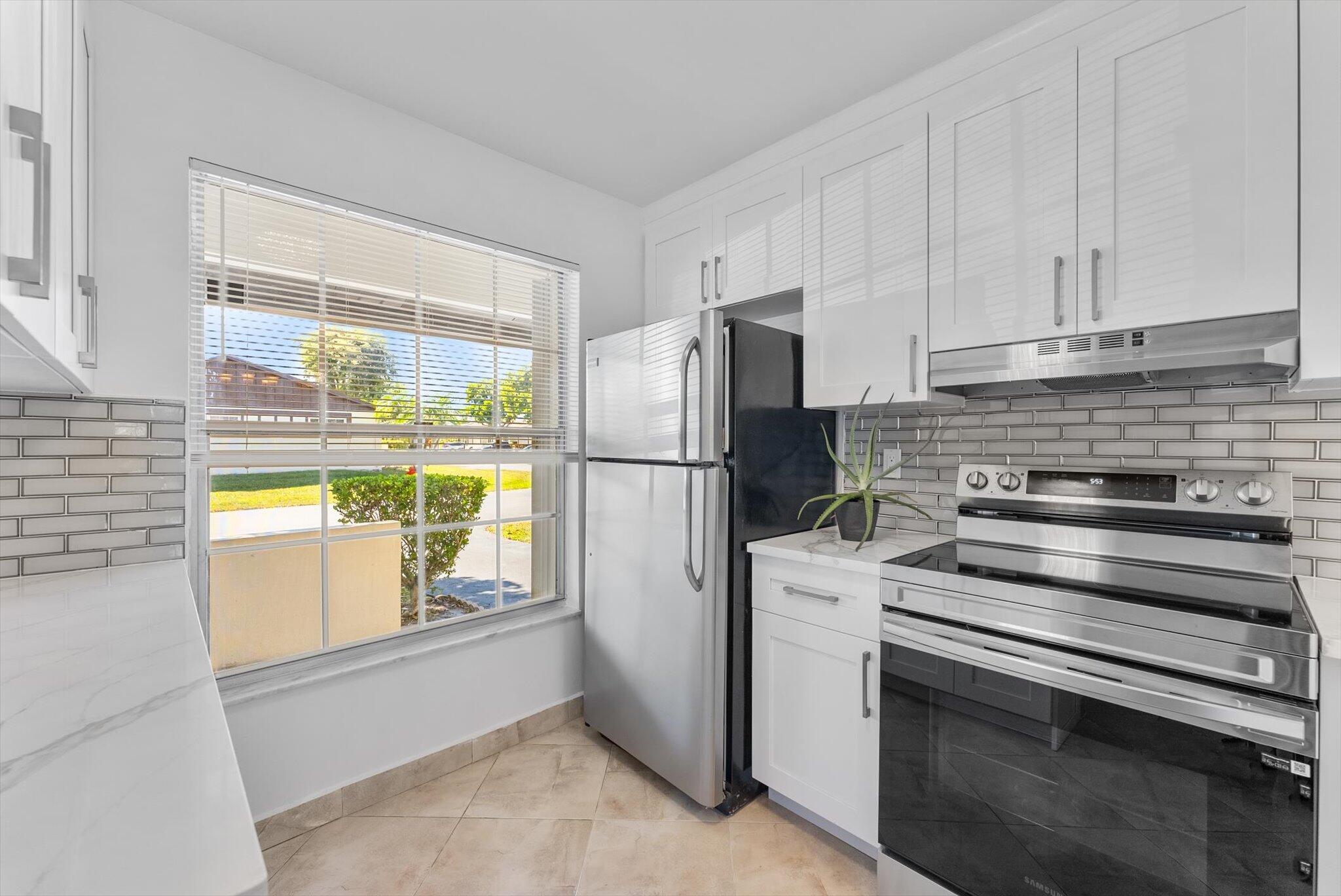 15860 Laurel Oak Circle