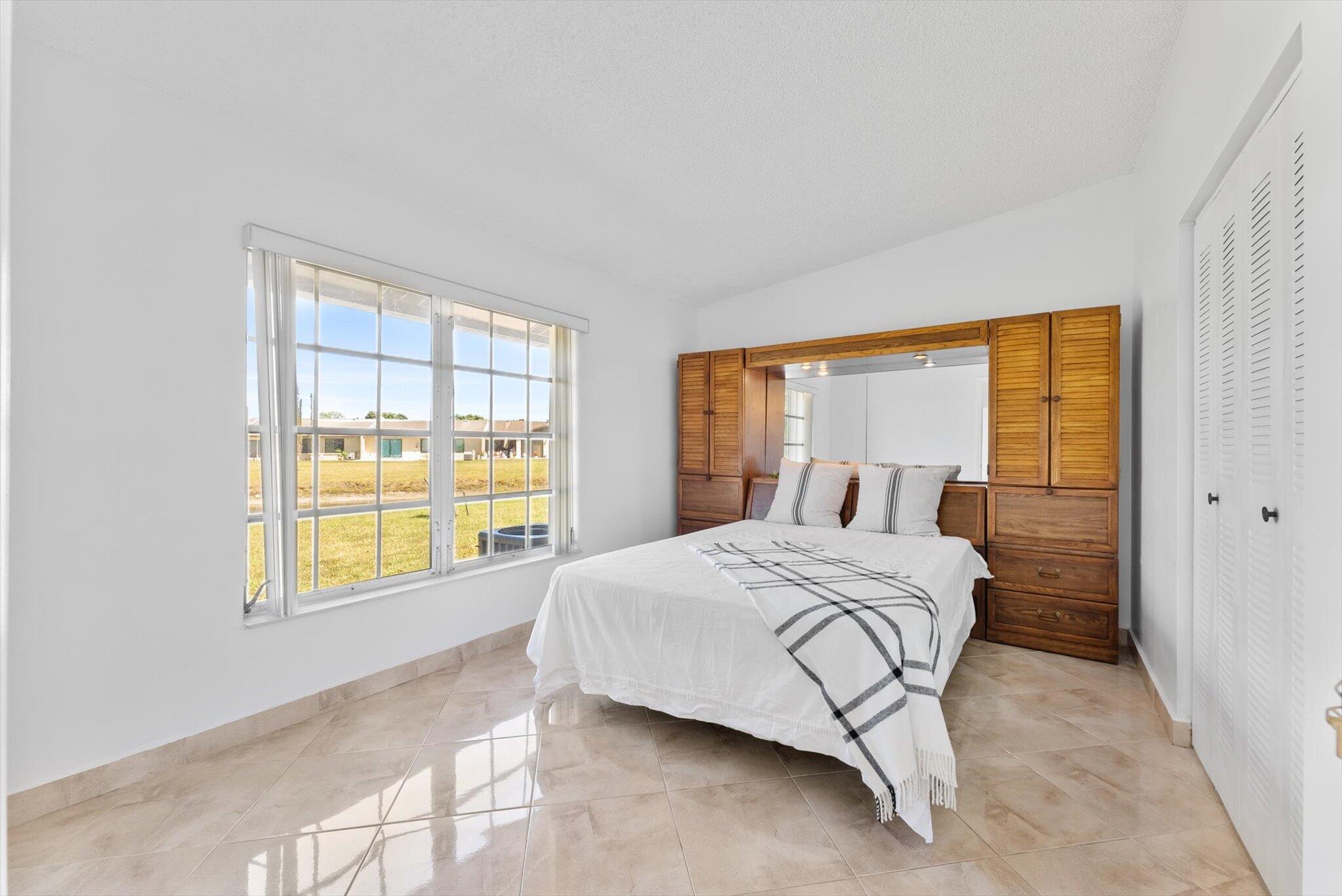 15860 Laurel Oak Circle