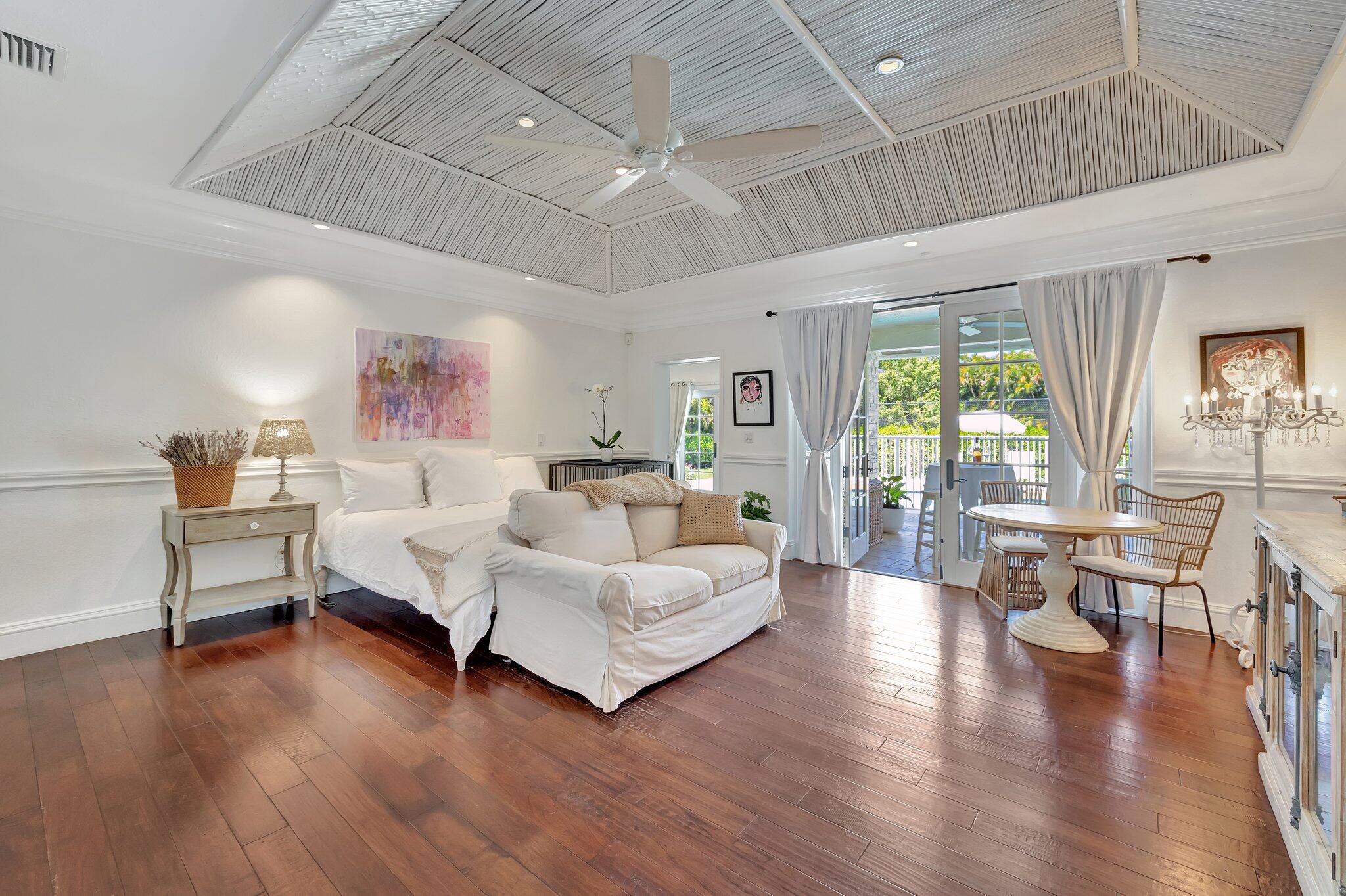 15082 Tall Oak Avenue