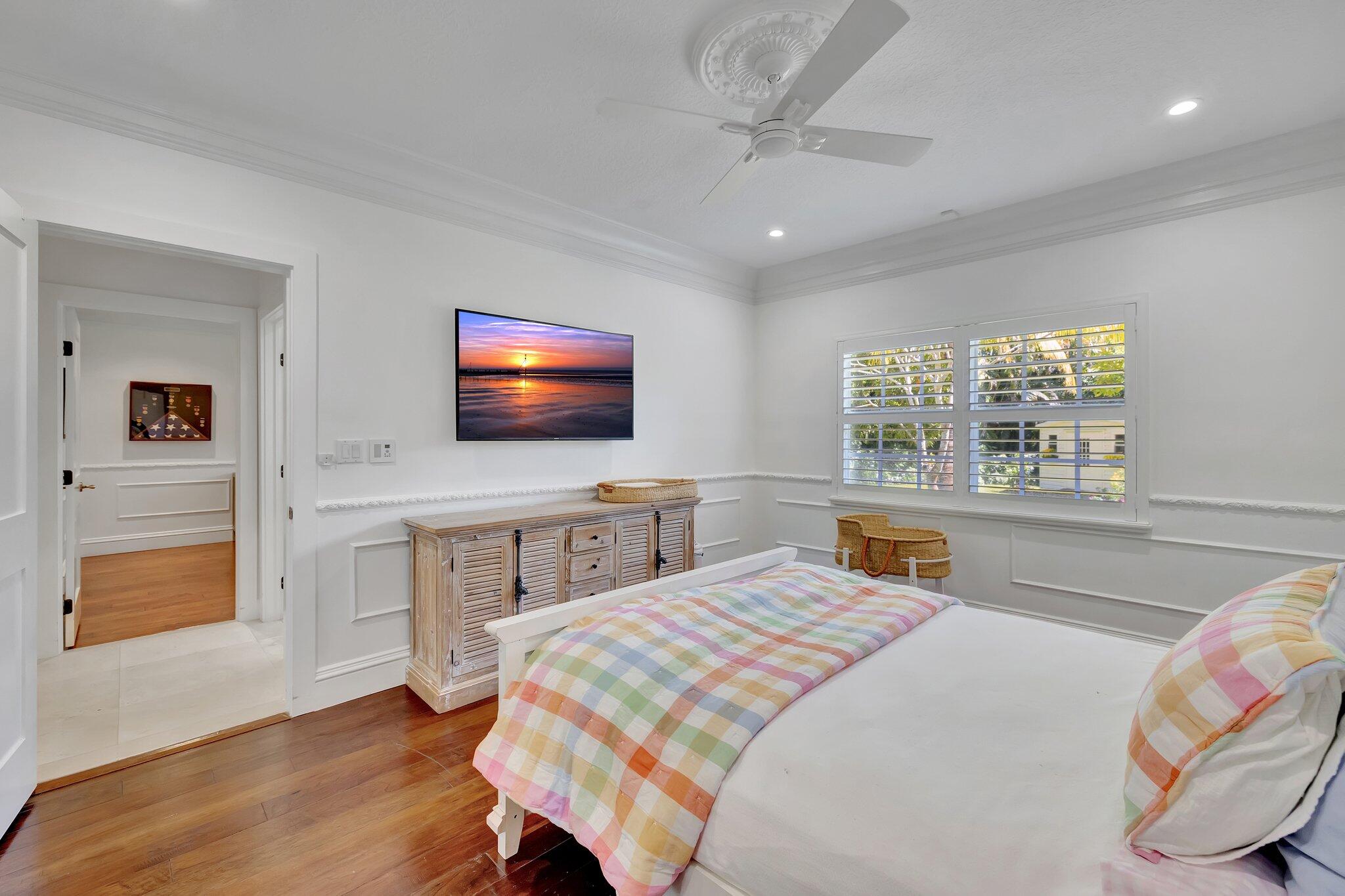 15082 Tall Oak Avenue