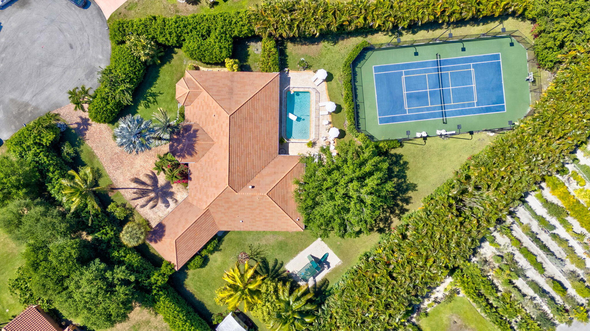 15082 Tall Oak Avenue