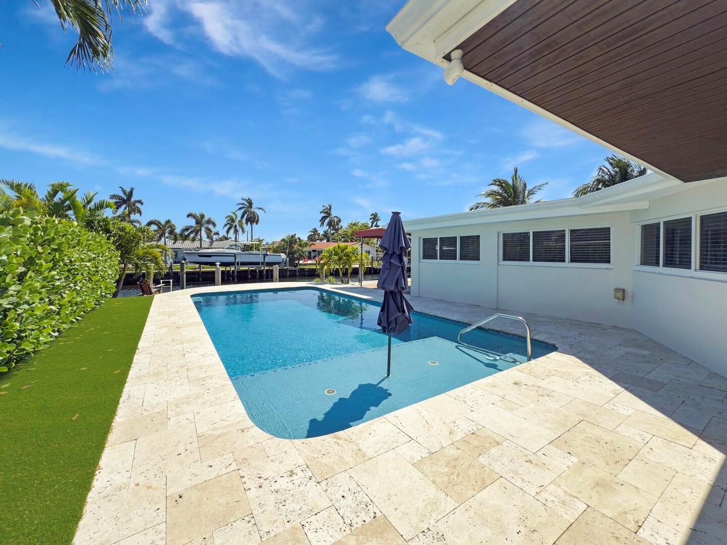 2724 NE 10th Street
