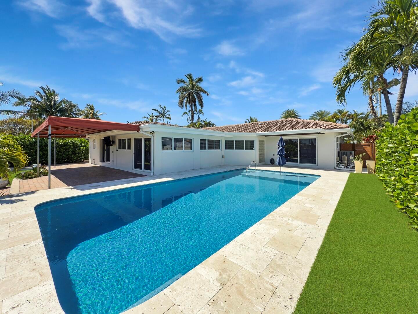 2724 NE 10th Street
