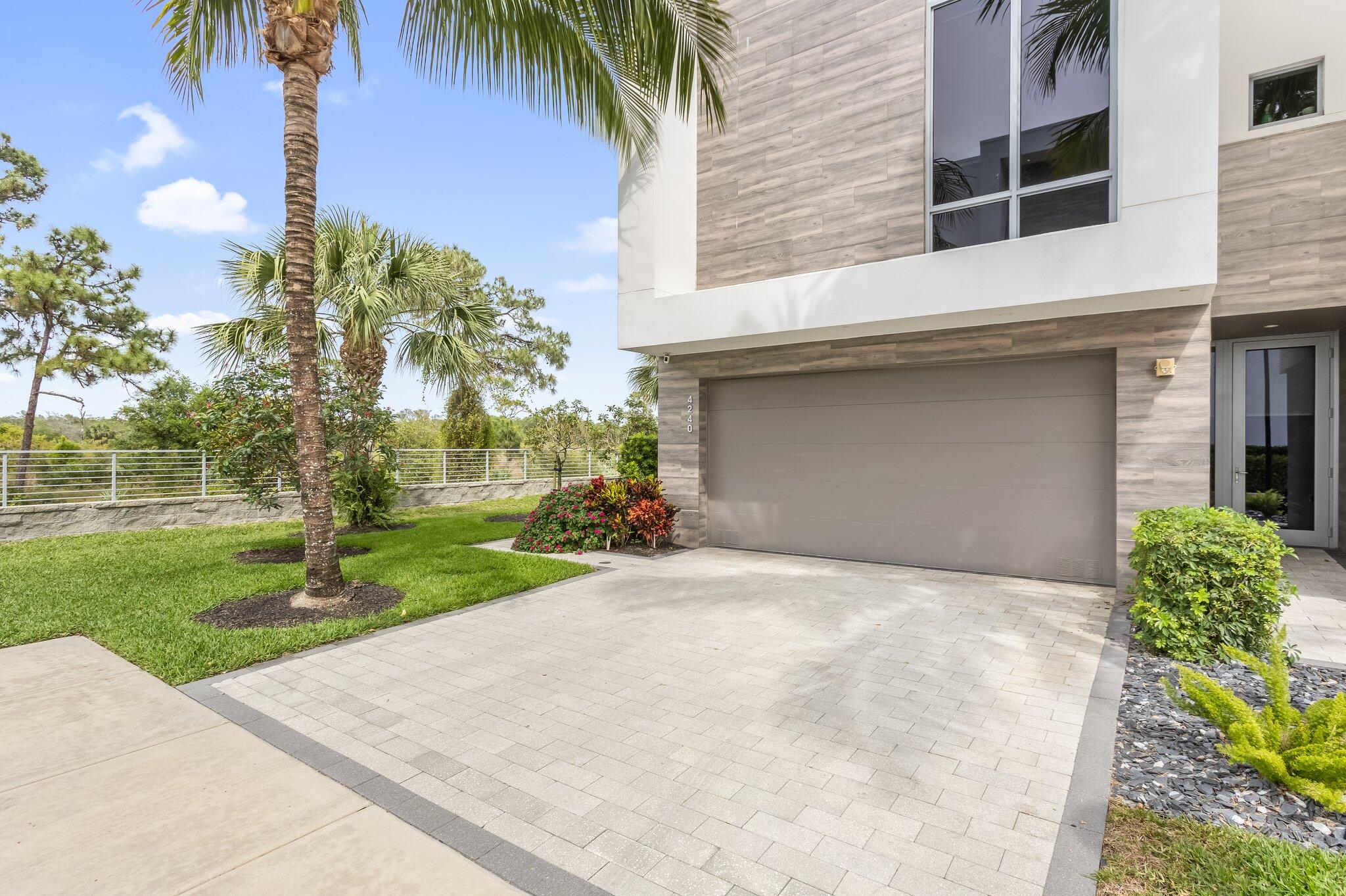 4240 NW 17th Avenue