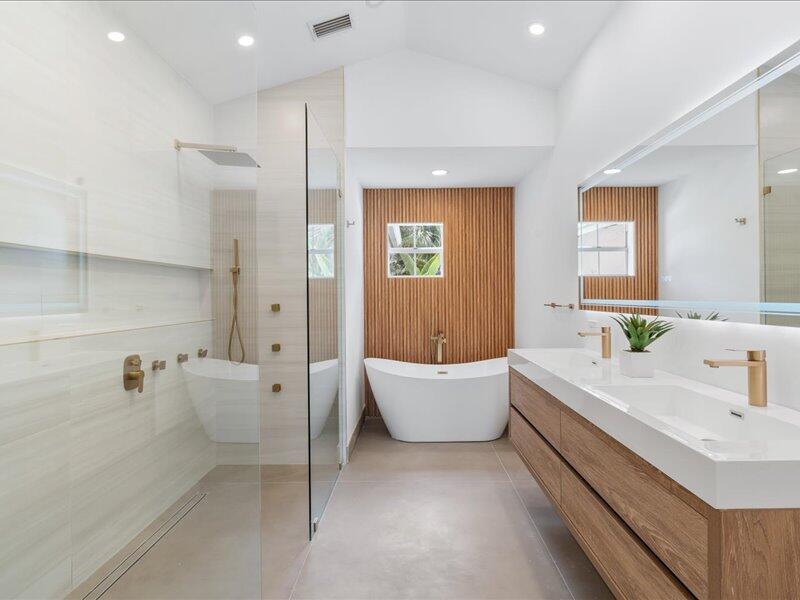 898 Dickens Place