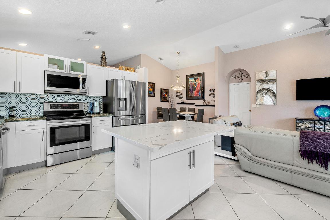 3512 Miramontes Circle, Wellington