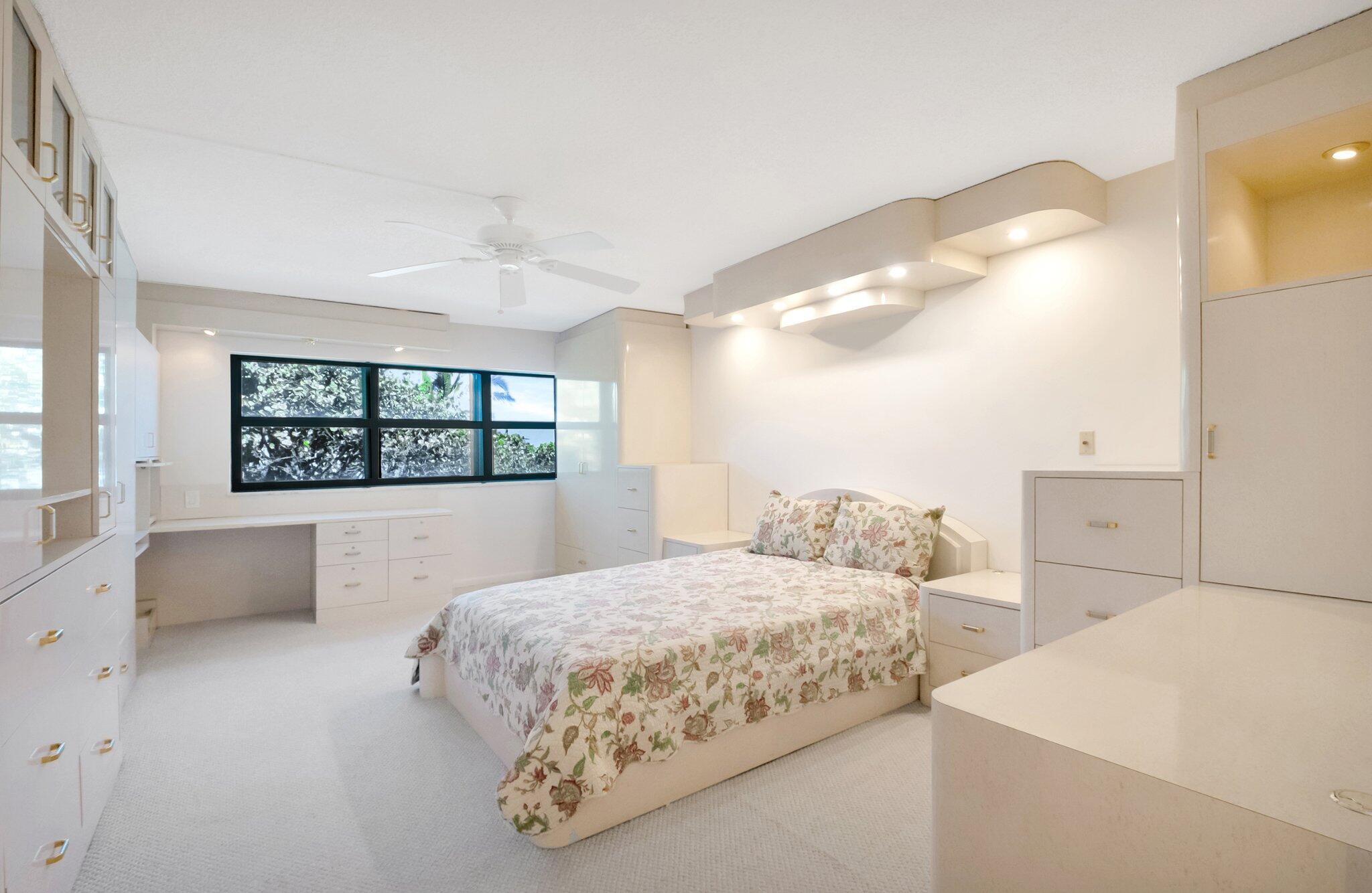 4605 S Ocean Boulevard 4c