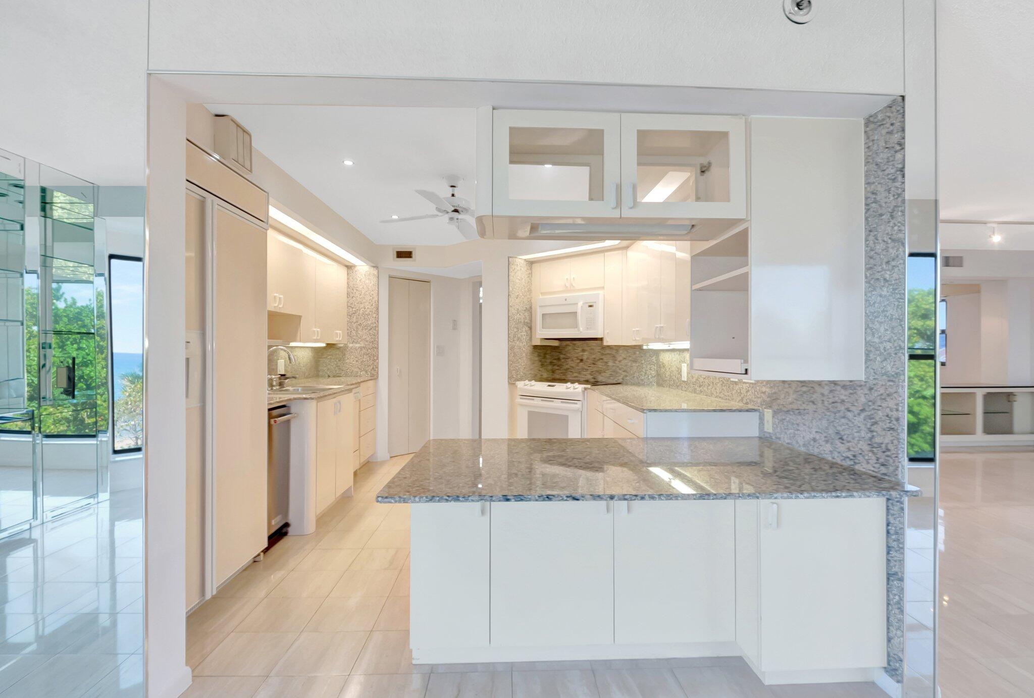 4605 S Ocean Boulevard 4c