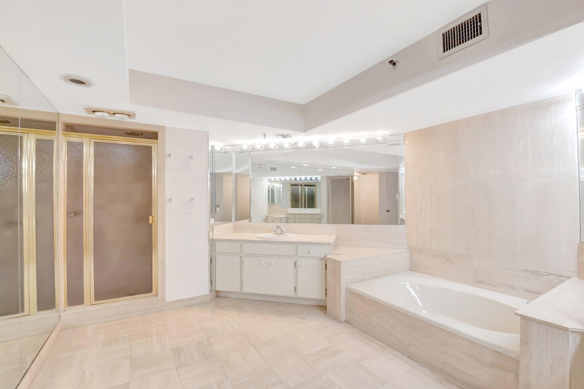 4605 S Ocean Boulevard 4c