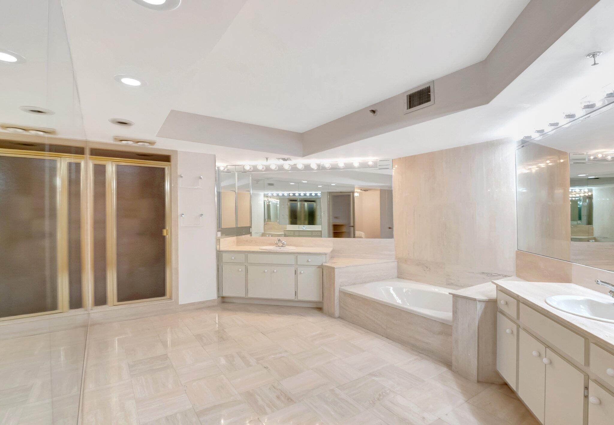 4605 S Ocean Boulevard 4c