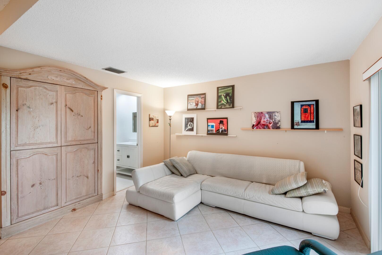 5629 Lakeview Mews Court