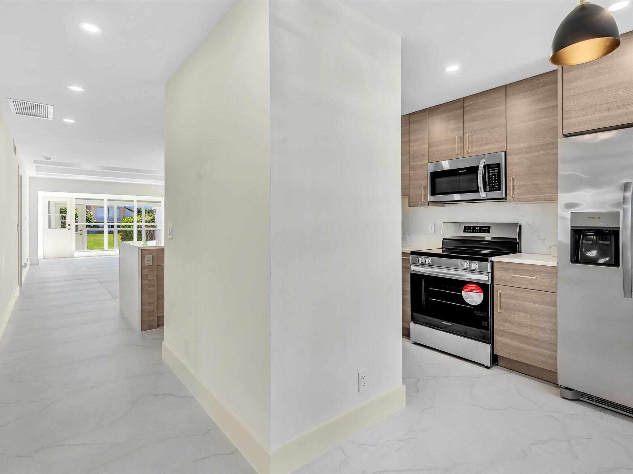 1541 NW 20th Avenue 101
