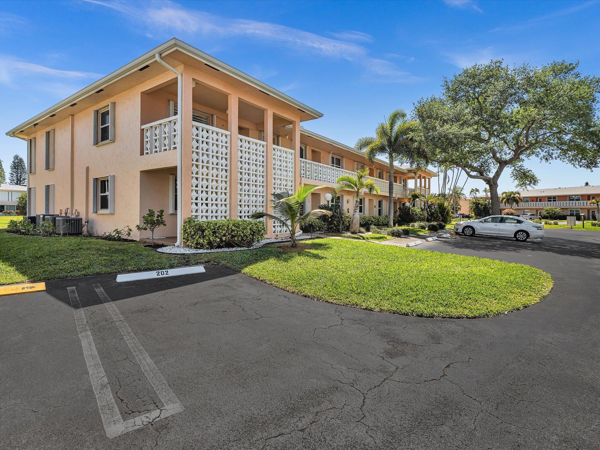 1541 NW 20th Avenue 101