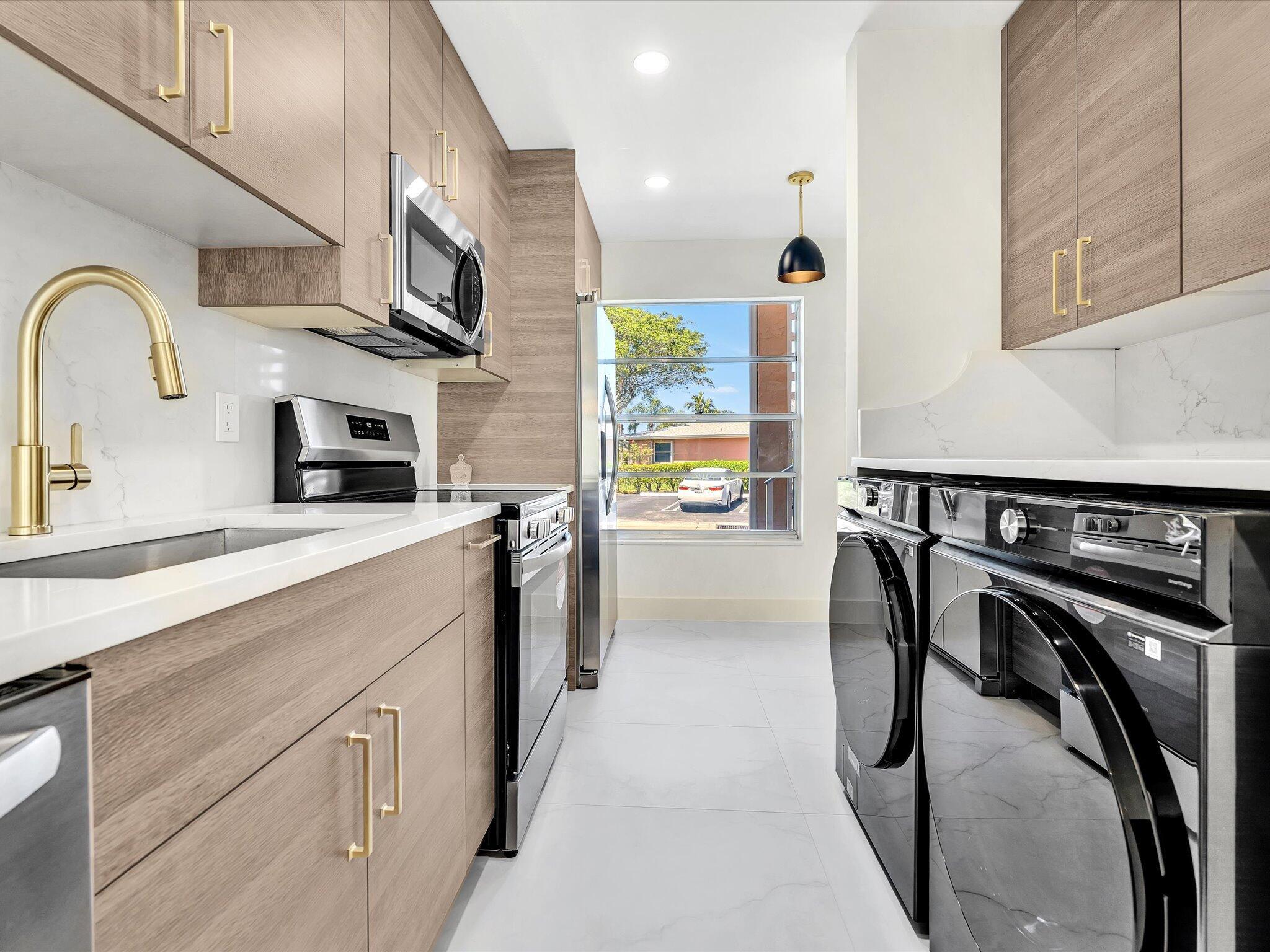 1541 NW 20th Avenue 101