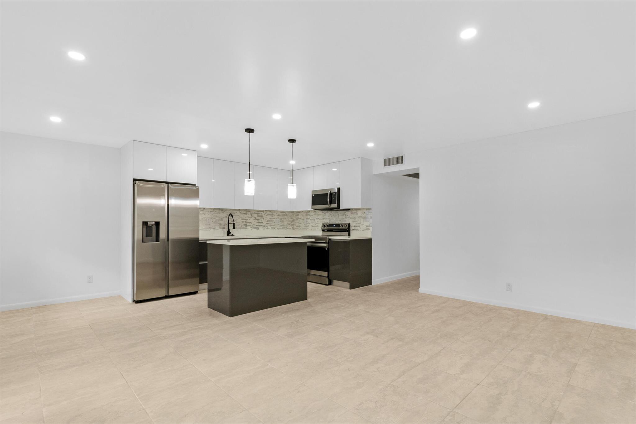 1039 Newport H