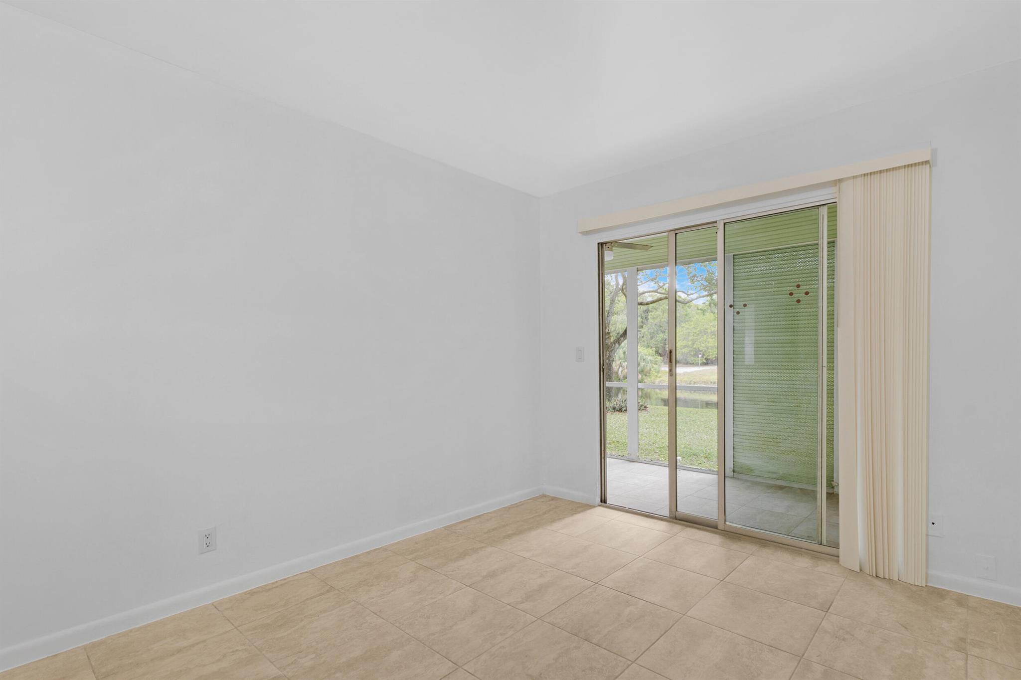 1039 Newport H