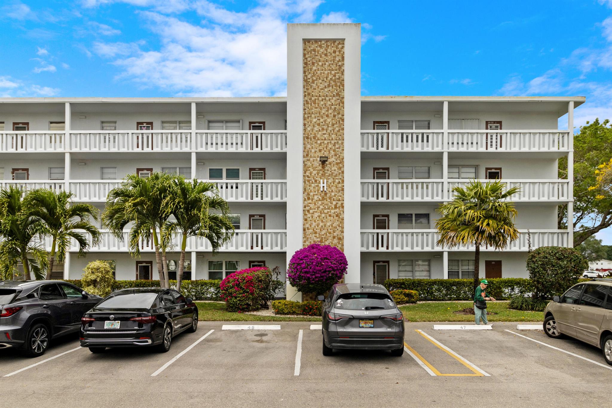 1039 Newport H