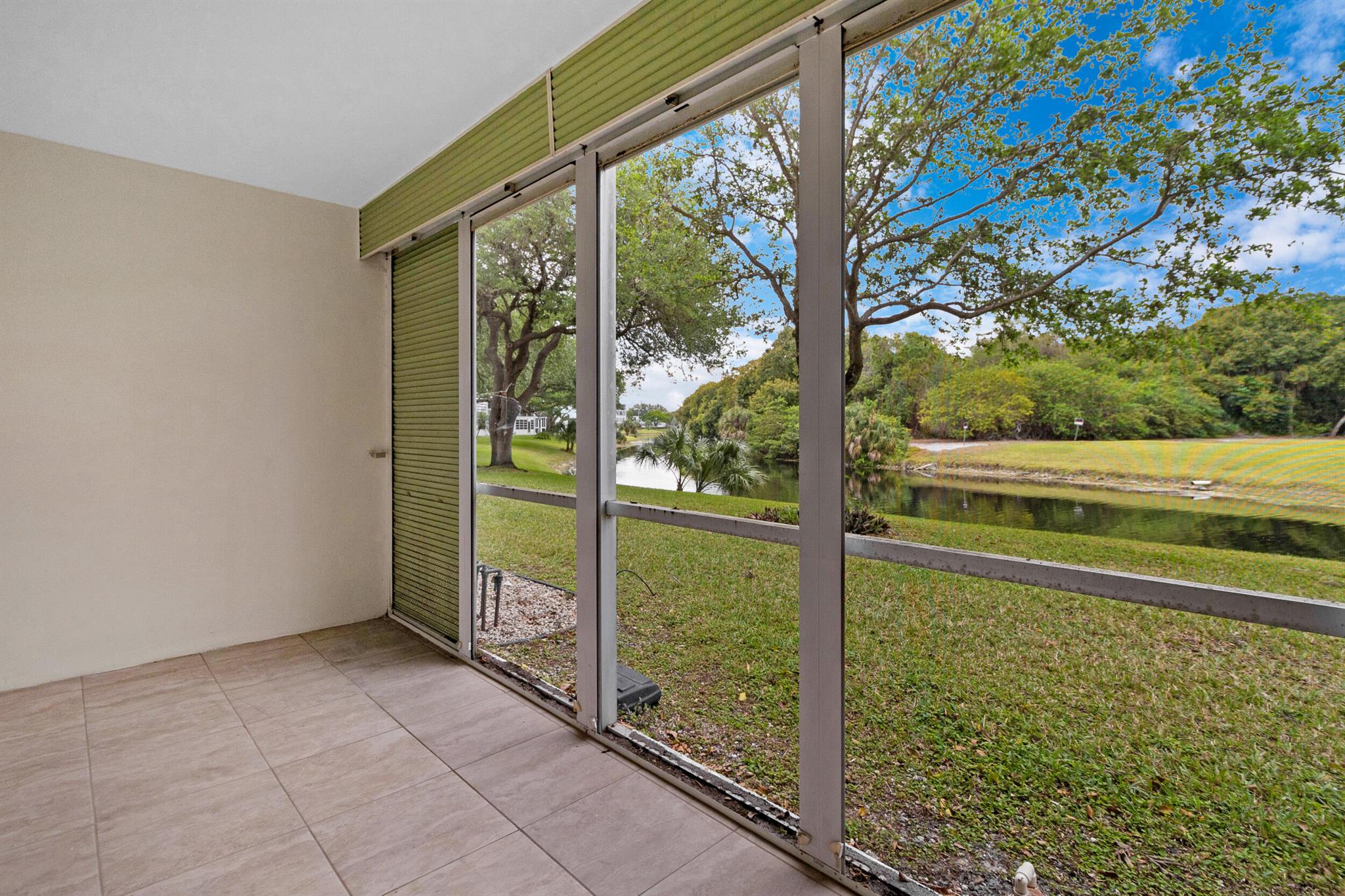 1039 Newport H