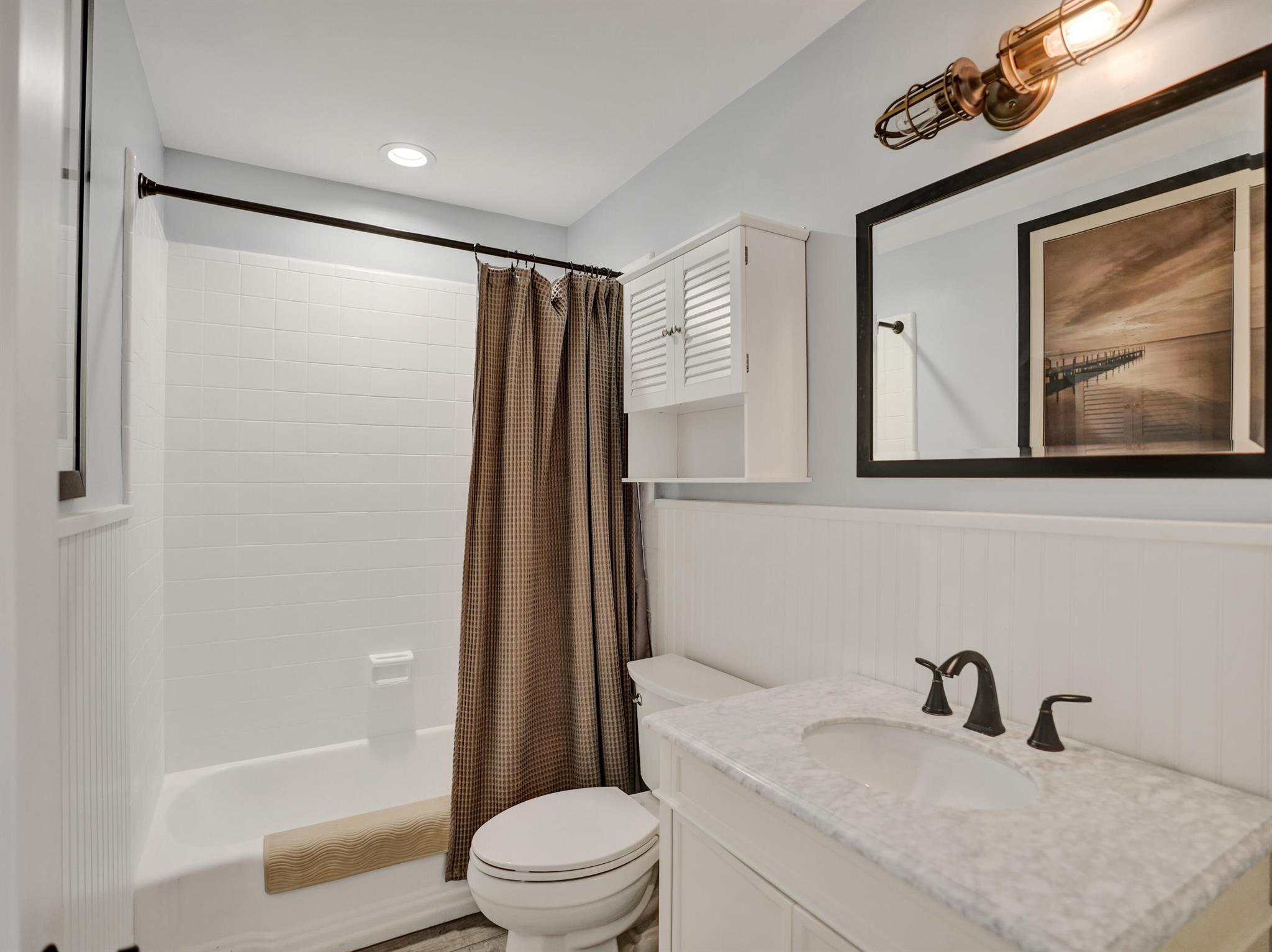 2400 NE 36th Street 11