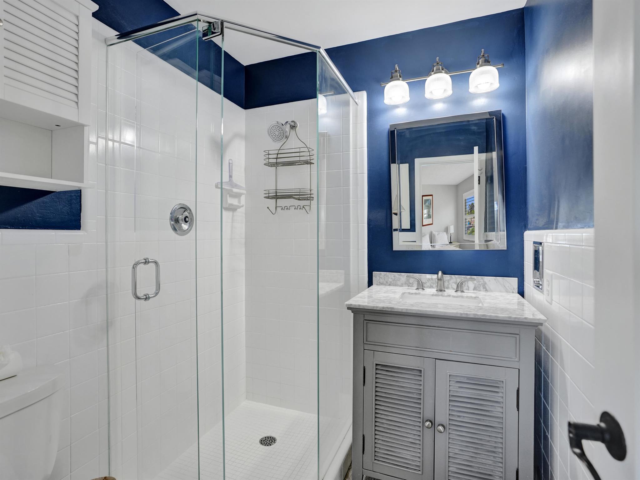 2400 NE 36th Street 11