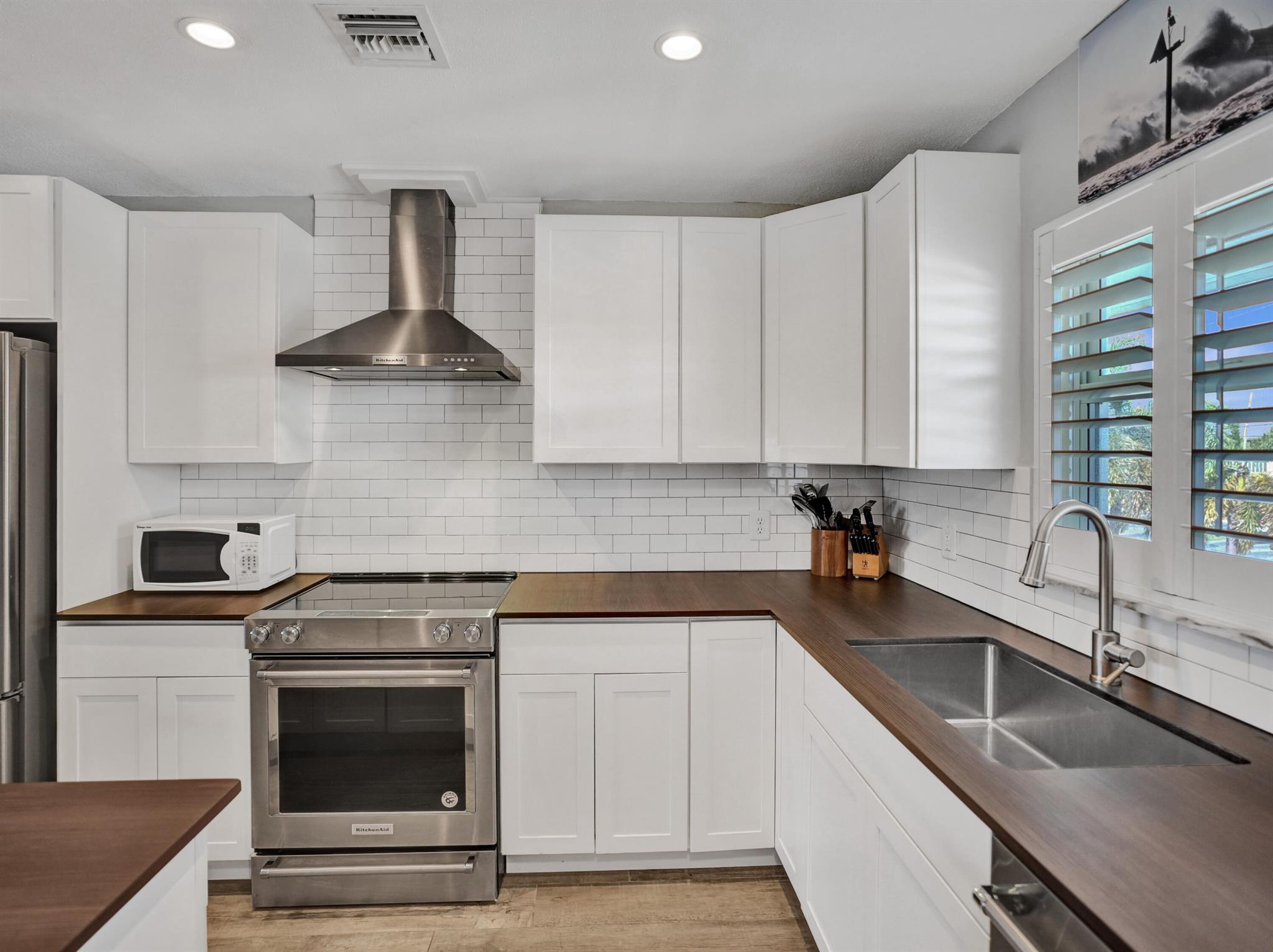2400 NE 36th Street 11