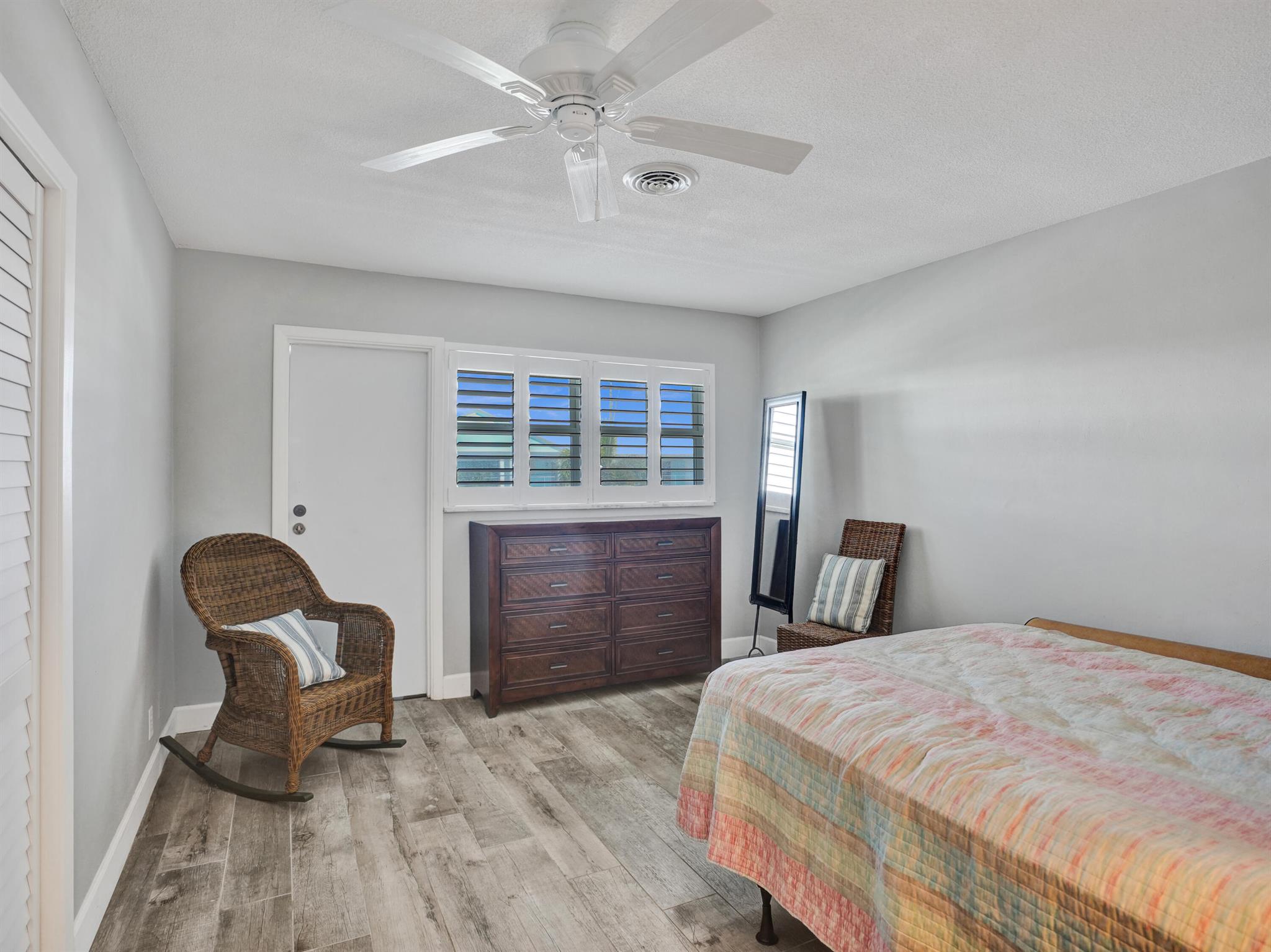 2400 NE 36th Street 11