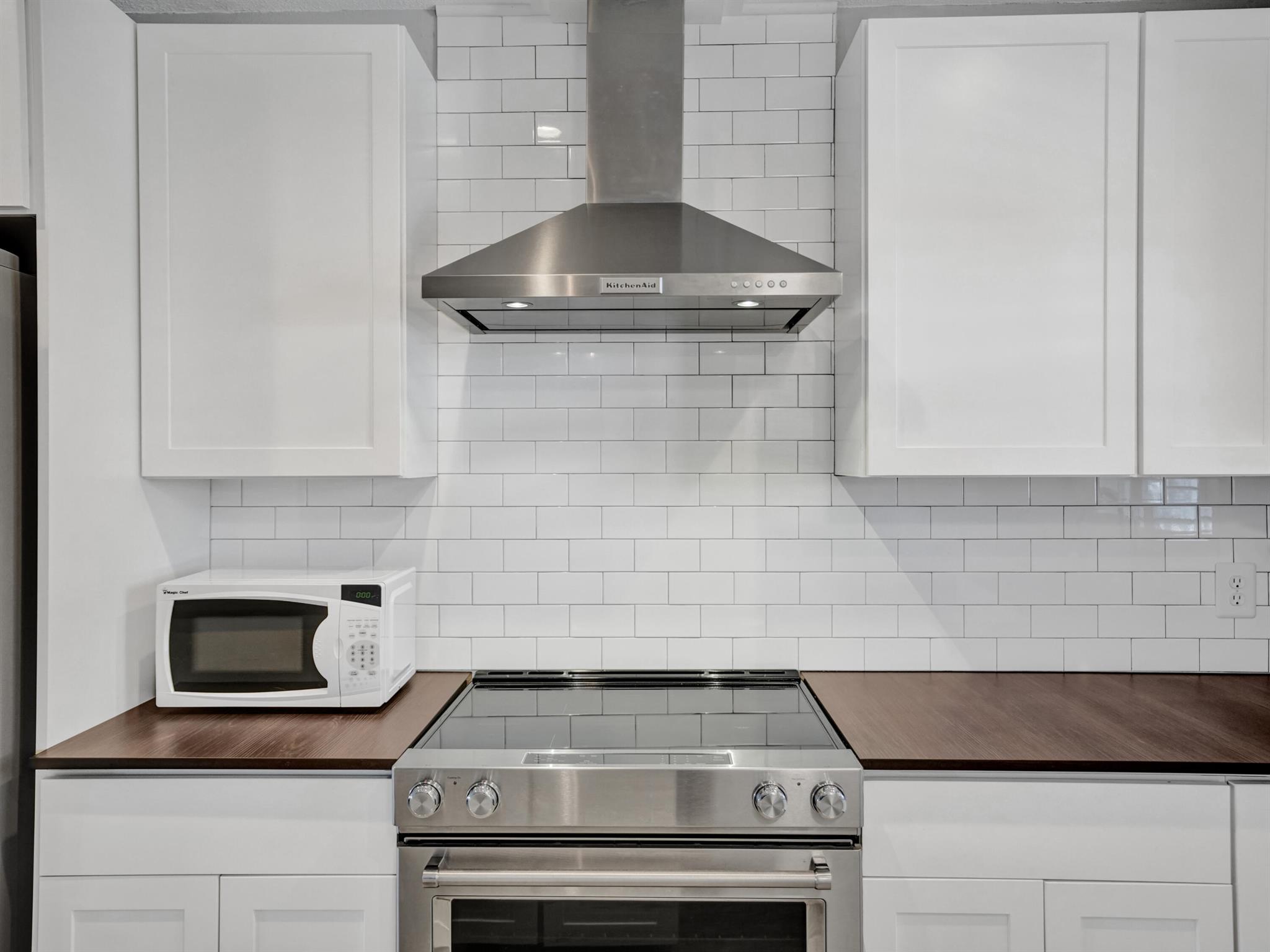2400 NE 36th Street 11