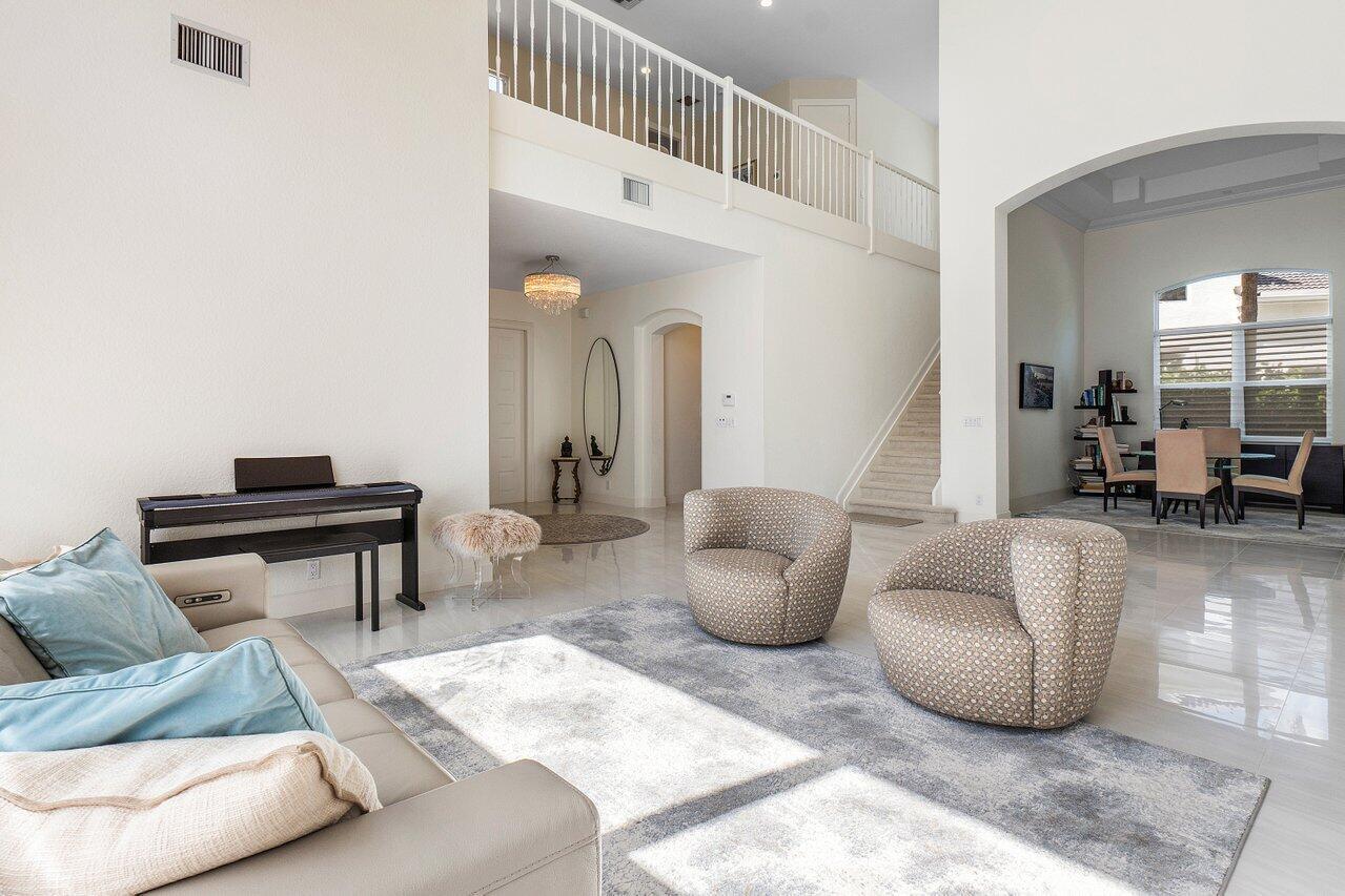 4120 NW Briarcliff Circle