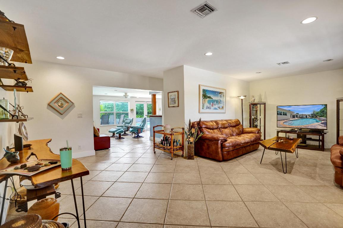 445 SE 17th Terrace, Deerfield Beach