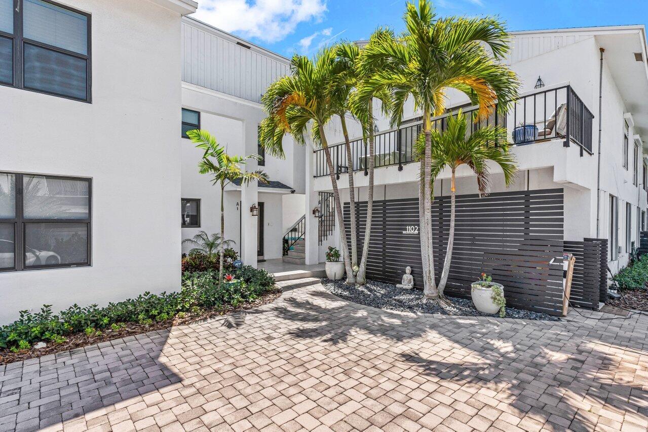 1102 1w Drive 1w