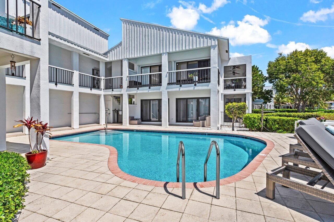 1102 1w Drive 1w