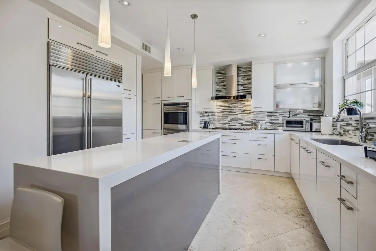 1 N Ocean Boulevard 201