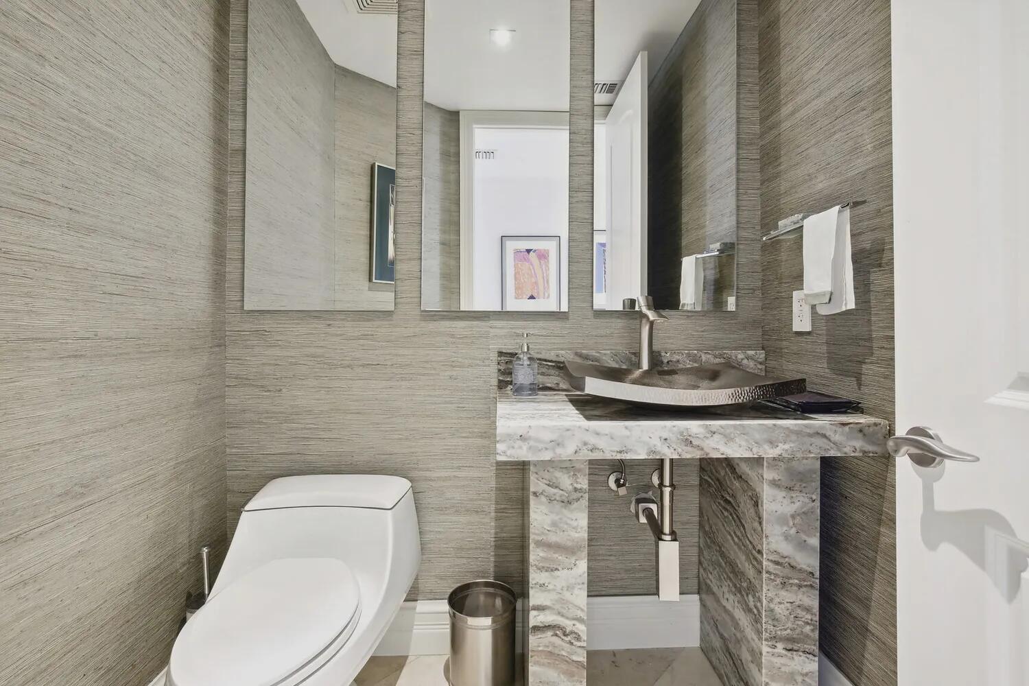 1 N Ocean Boulevard 201