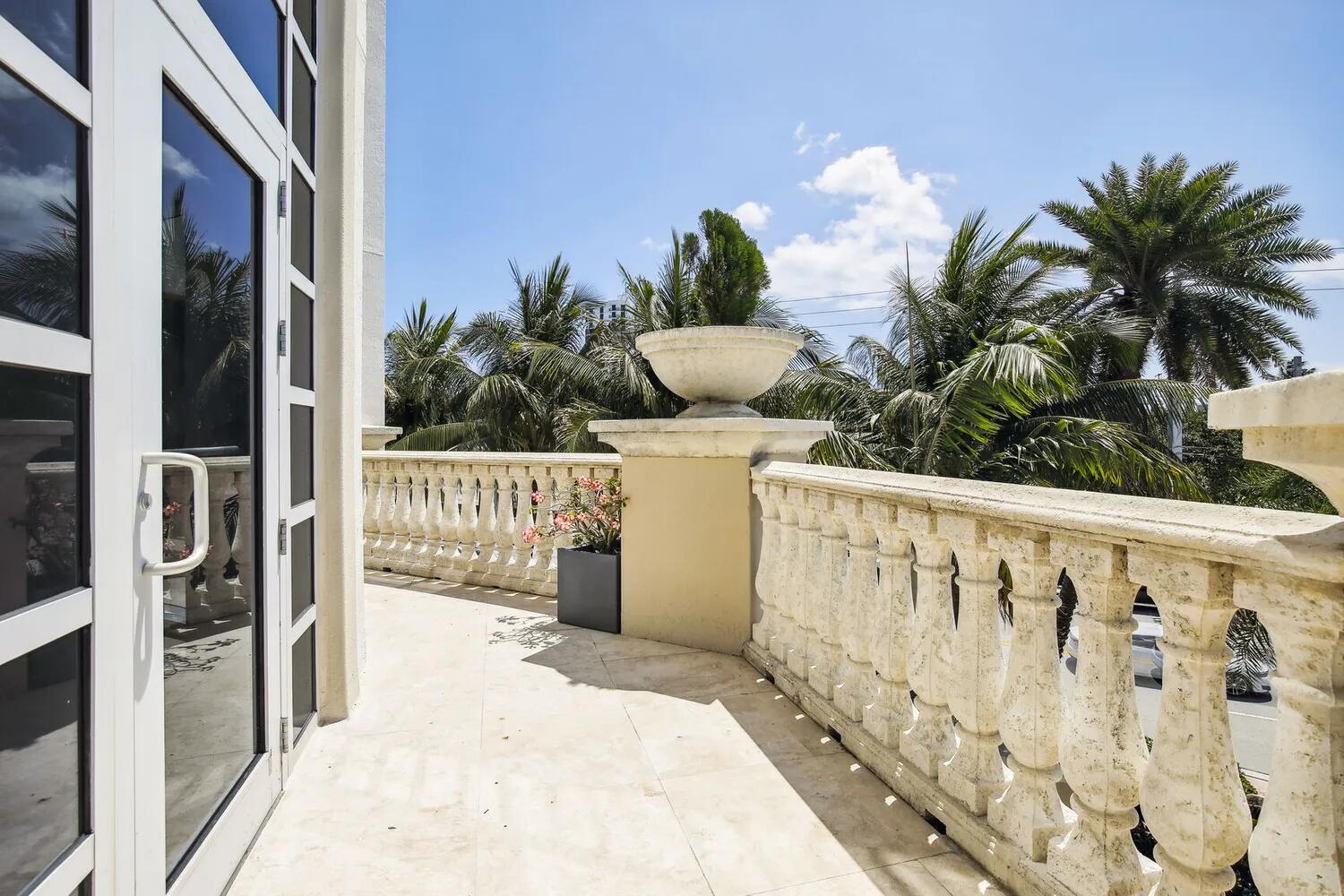 1 N Ocean Boulevard 201