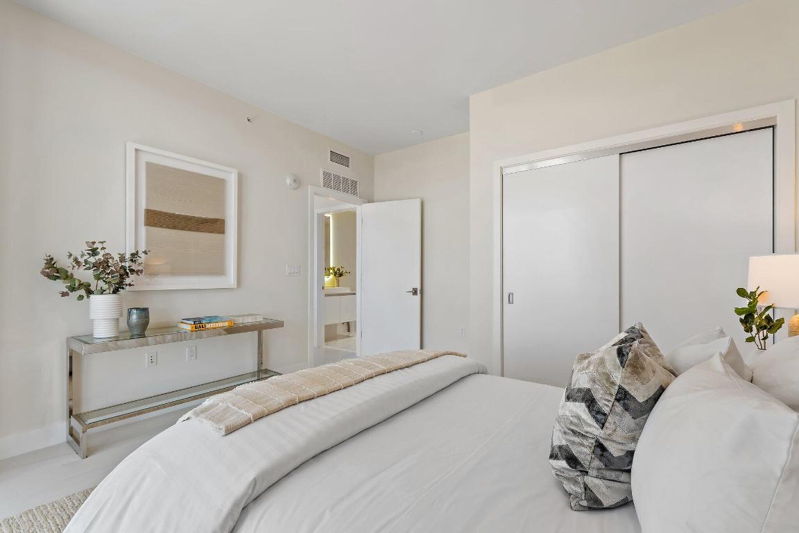 3100 N Ocean Drive P-701