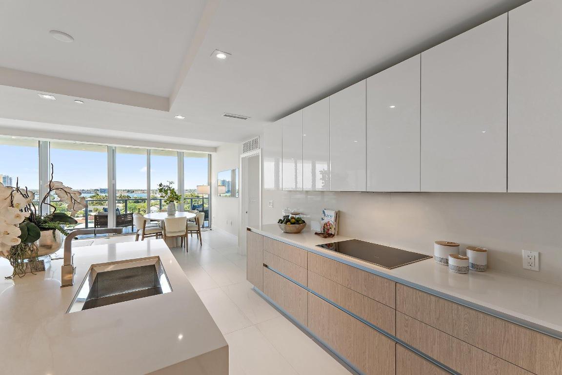 3100 N Ocean Drive P-701