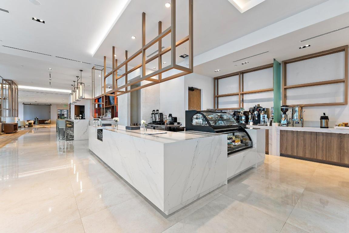 3100 N Ocean Drive P-701